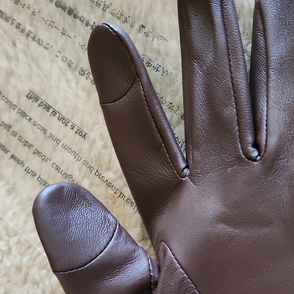 NWT Coach Signature Jacquard and Oak Brown Leather Tech Gloves ๐ค๐งค๐ - Picture 12 of 16